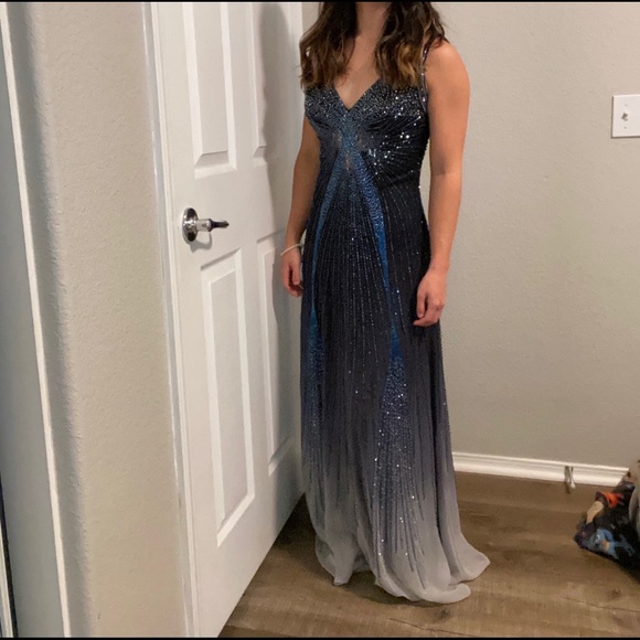 Beautiful beaded formal dress - Picture 3 of 4